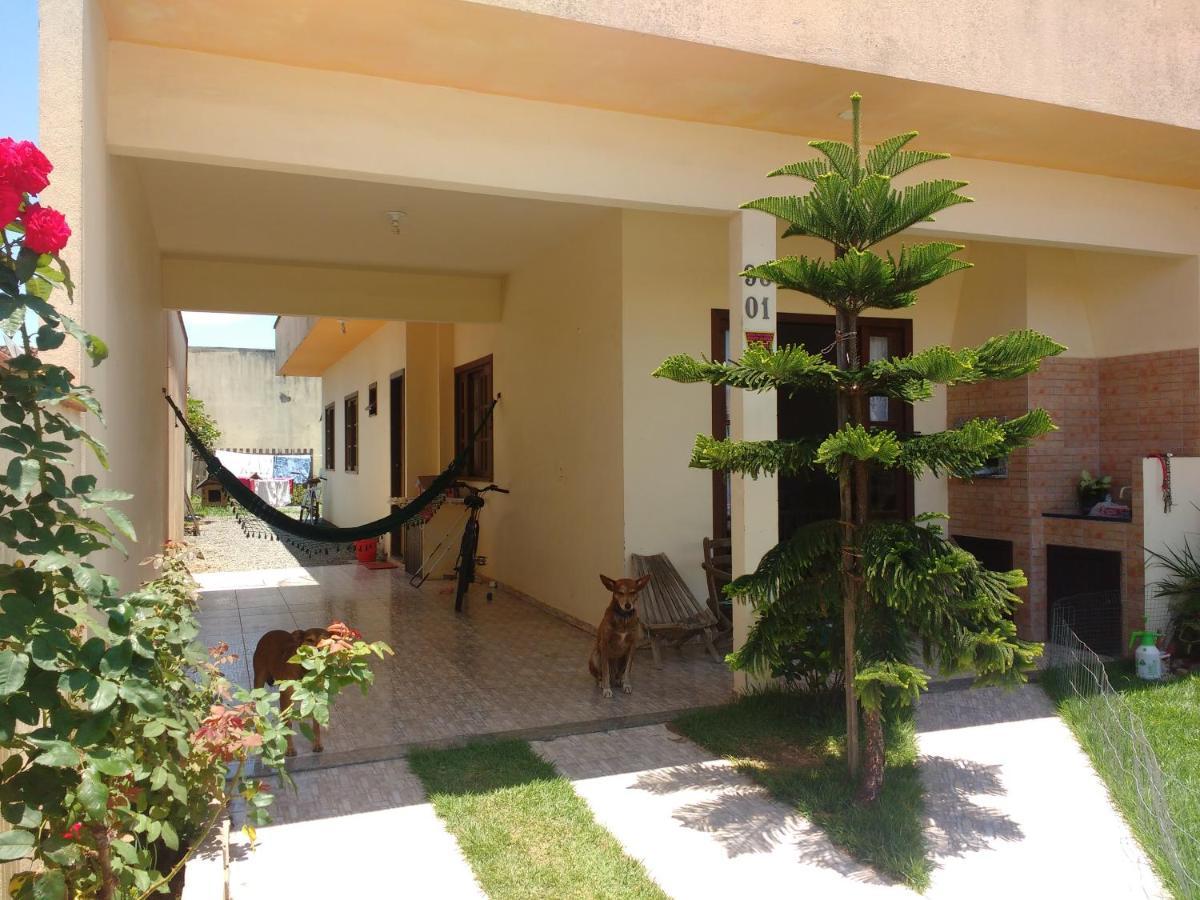 Um Quarto Em Casa Agradavel เปเรเก ภายนอก รูปภาพ