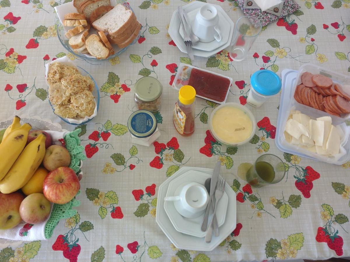 Um Quarto Em Casa Agradavel เปเรเก ภายนอก รูปภาพ